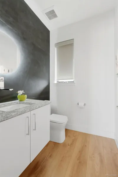 04112026162215 800 17