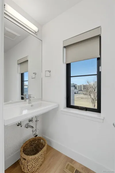 04112026162215 800 30