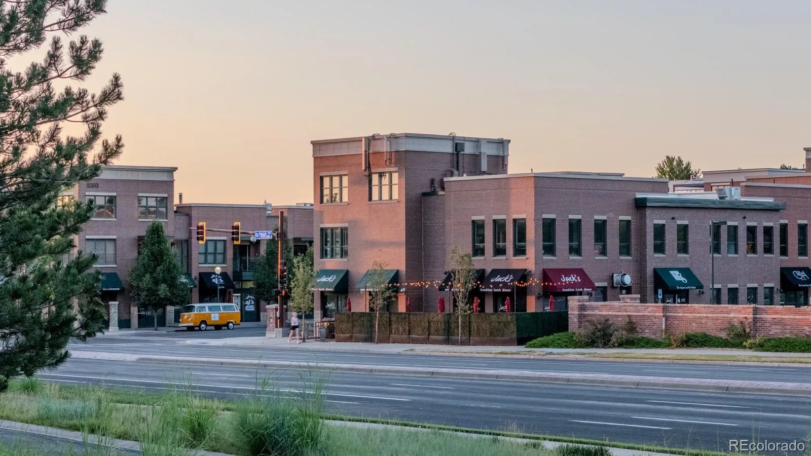 8657 Devinney Street Arvada CO 80005 | MLS #REC4677452 08252026174822 1600 45