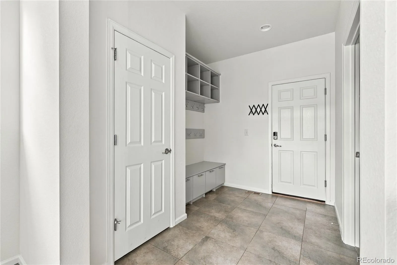 26574 E Arapahoe Place Aurora CO 80016 | MLS #REC4677663 09232026052701 1600 13