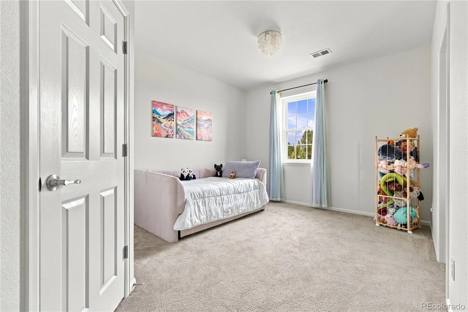 26574 E Arapahoe Place Aurora CO 80016 | MLS #REC4677663 09232026052701 1600 32