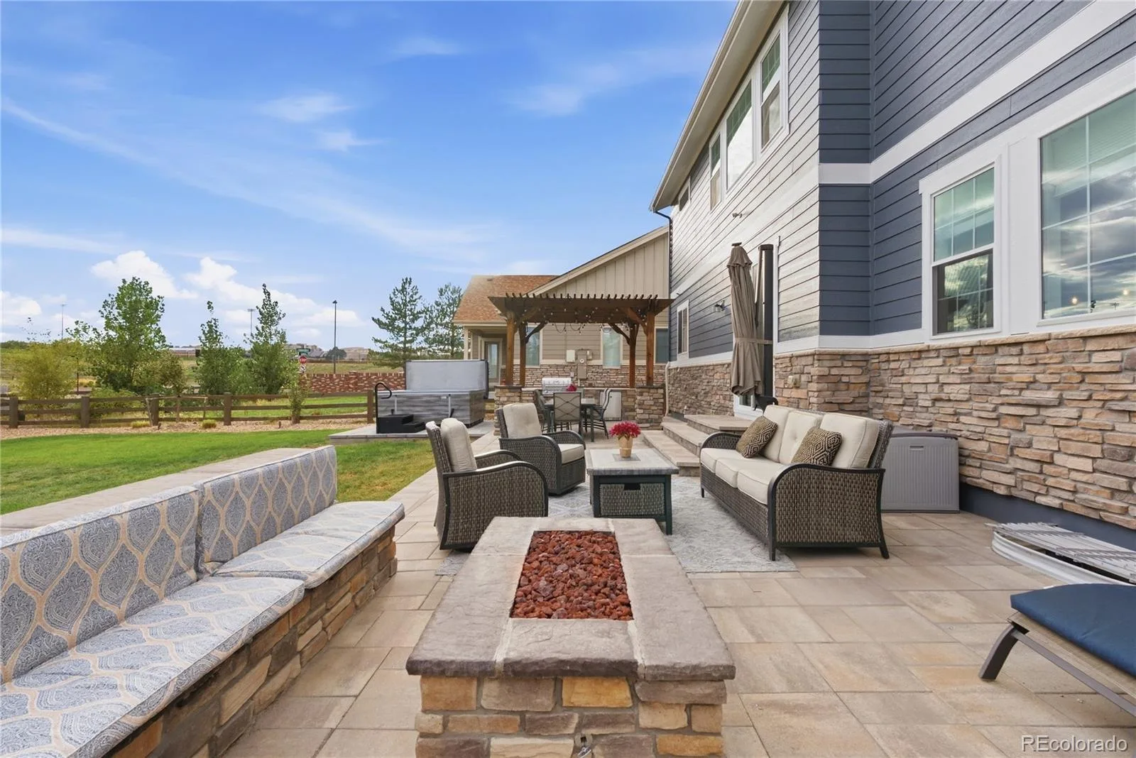 26574 E Arapahoe Place Aurora CO 80016 | MLS #REC4677663 09232026052701 1600 34