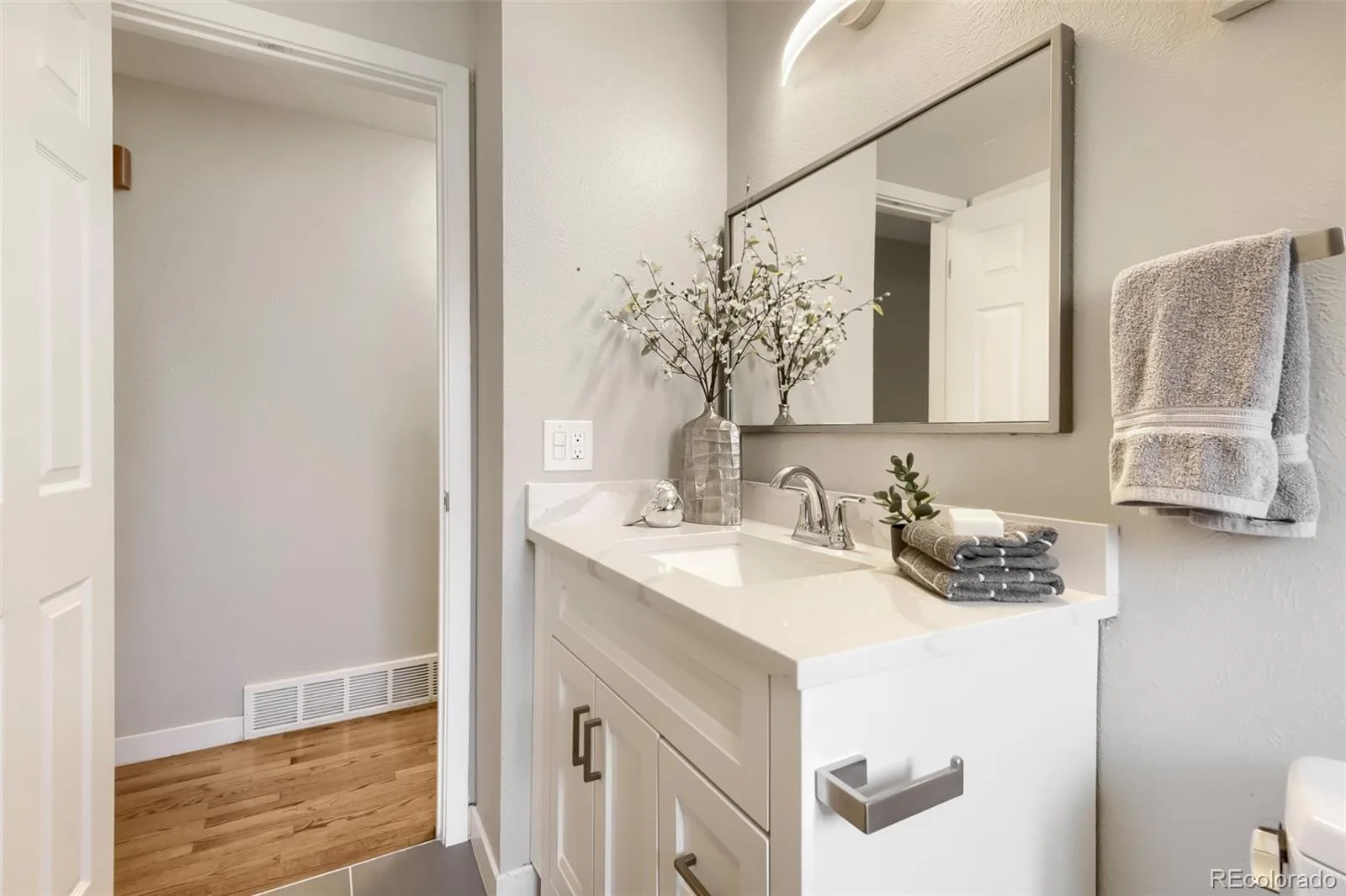 13097 E Center Avenue Aurora CO 80012 | MLS #REC4681416 09232026052817 1600 22