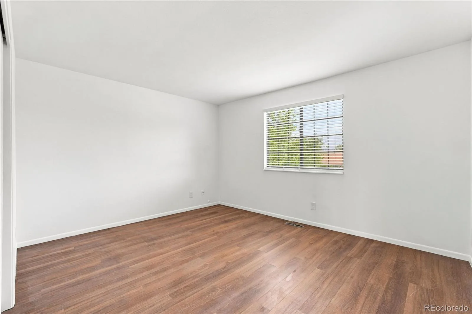 17958 E Oxford Drive Aurora CO 80013 | MLS #REC4689317 08222026004131 1600 13