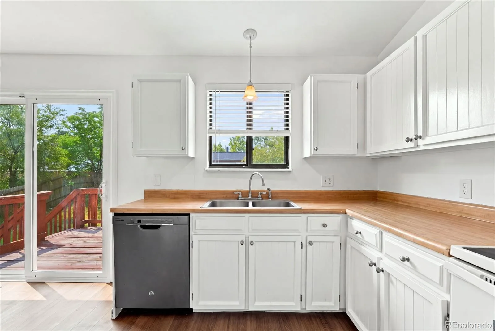 17958 E Oxford Drive Aurora CO 80013 | MLS #REC4689317 08222026004131 1600 2
