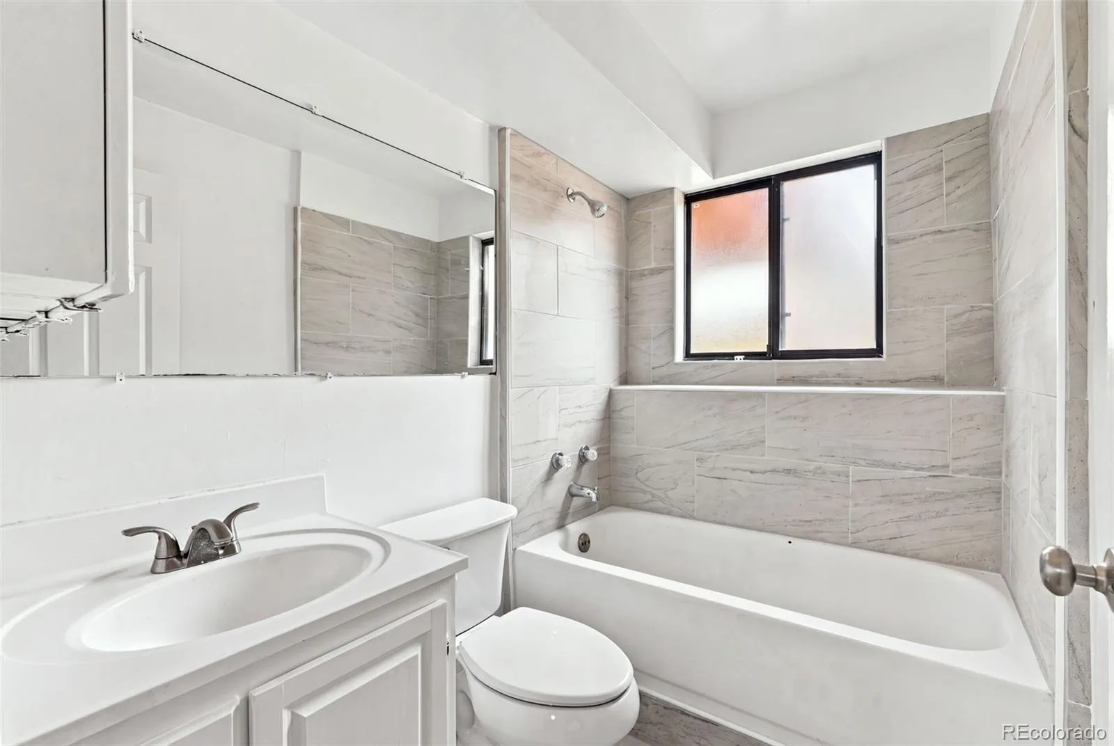 17958 E Oxford Drive Aurora CO 80013 | MLS #REC4689317 08222026004131 1600 20