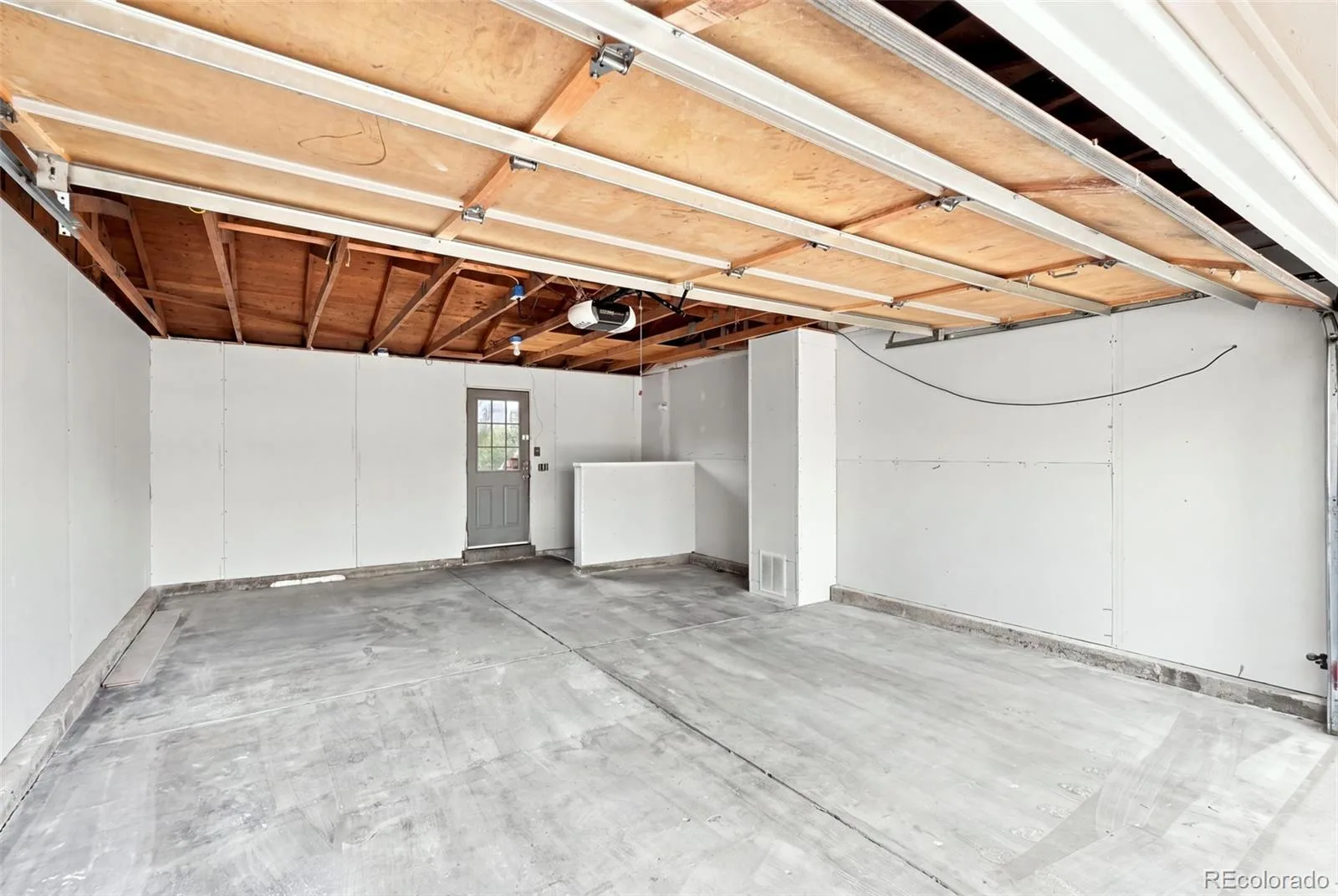 17958 E Oxford Drive Aurora CO 80013 | MLS #REC4689317 08222026004131 1600 25