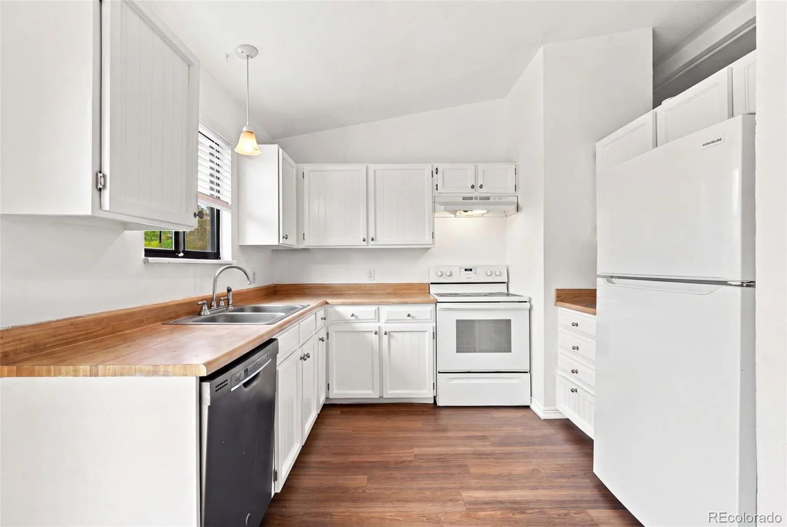17958 E Oxford Drive Aurora CO 80013 | MLS #REC4689317 08222026004131 1600 3