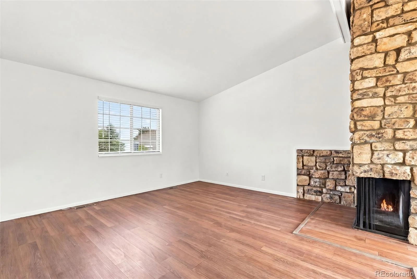 17958 E Oxford Drive Aurora CO 80013 | MLS #REC4689317 08222026004131 1600 9