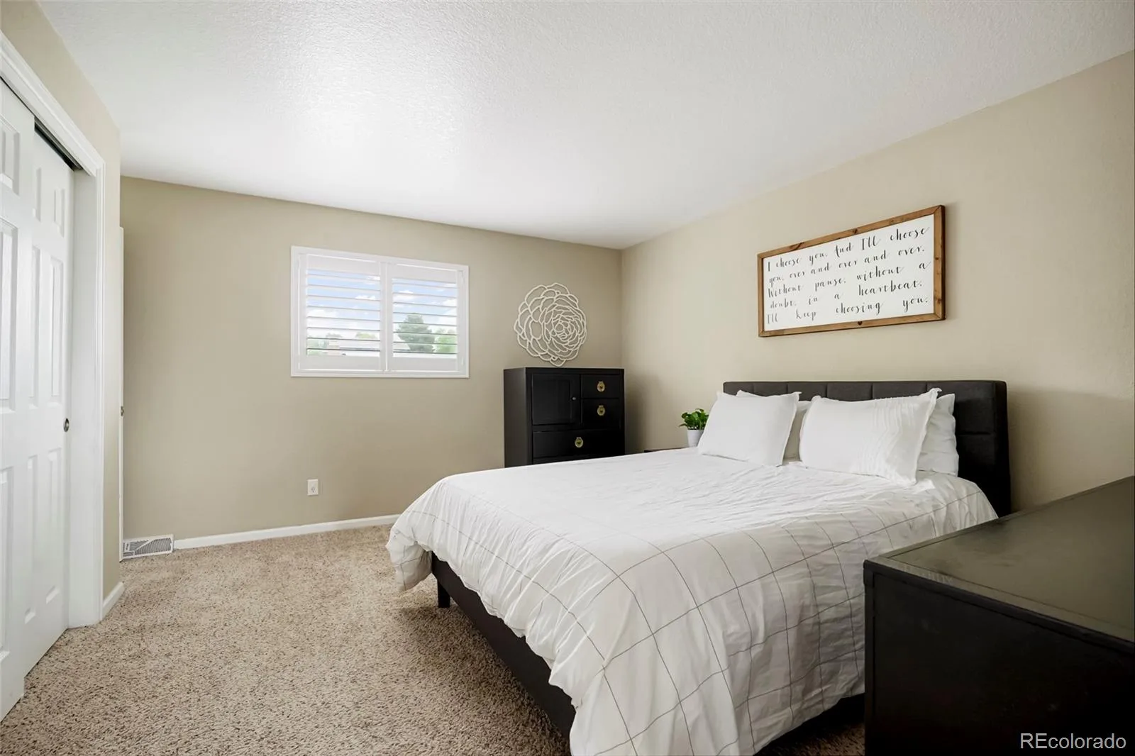2383 S Holland Street Lakewood CO 80227 | MLS #REC4692585 08112026054227 1600 16