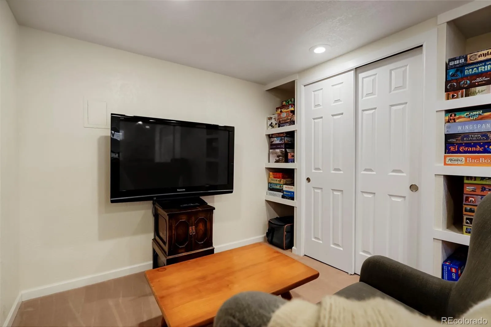 2383 S Holland Street Lakewood CO 80227 | MLS #REC4692585 08112026054227 1600 26