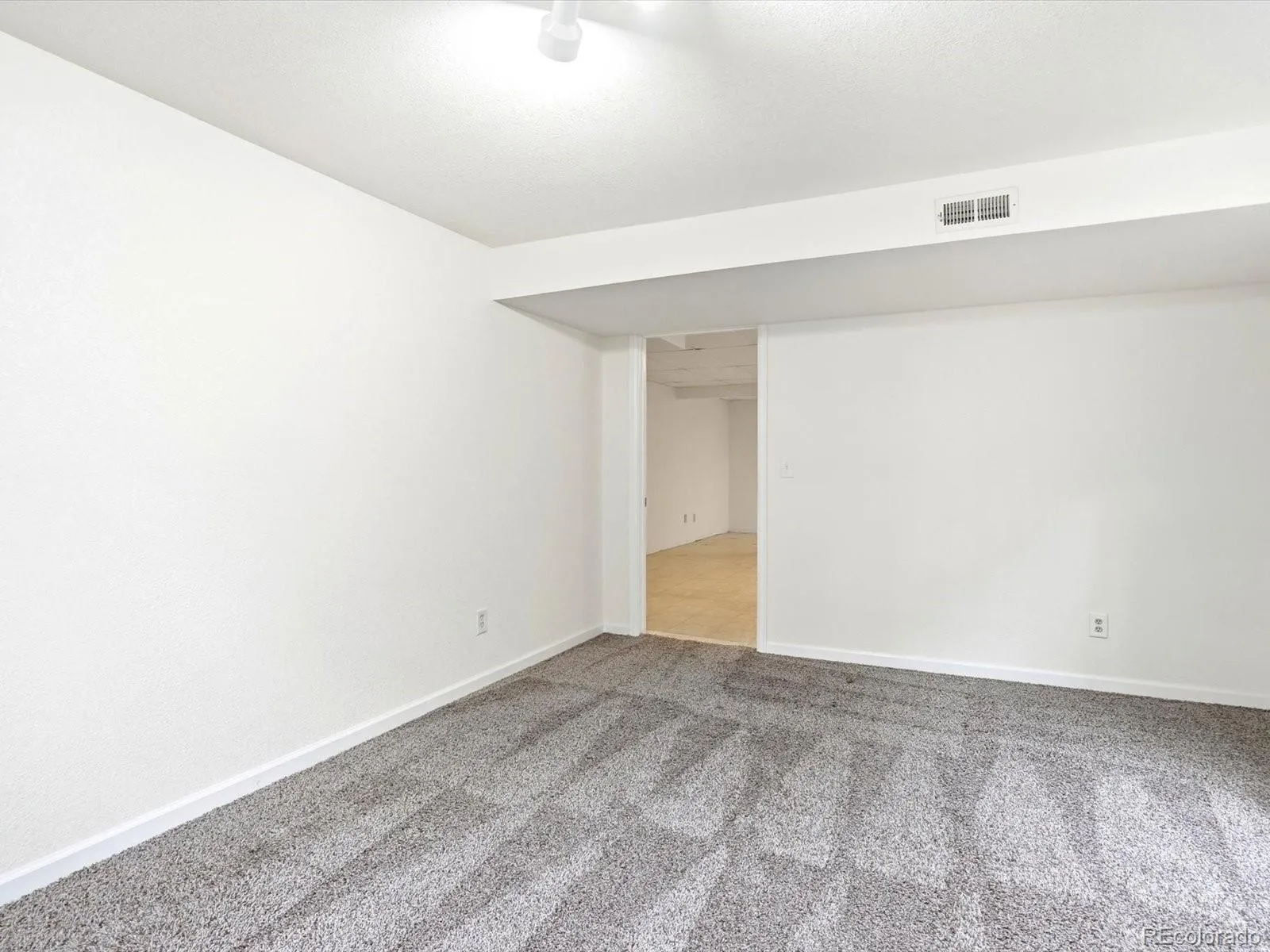 04112026144007 1600 32