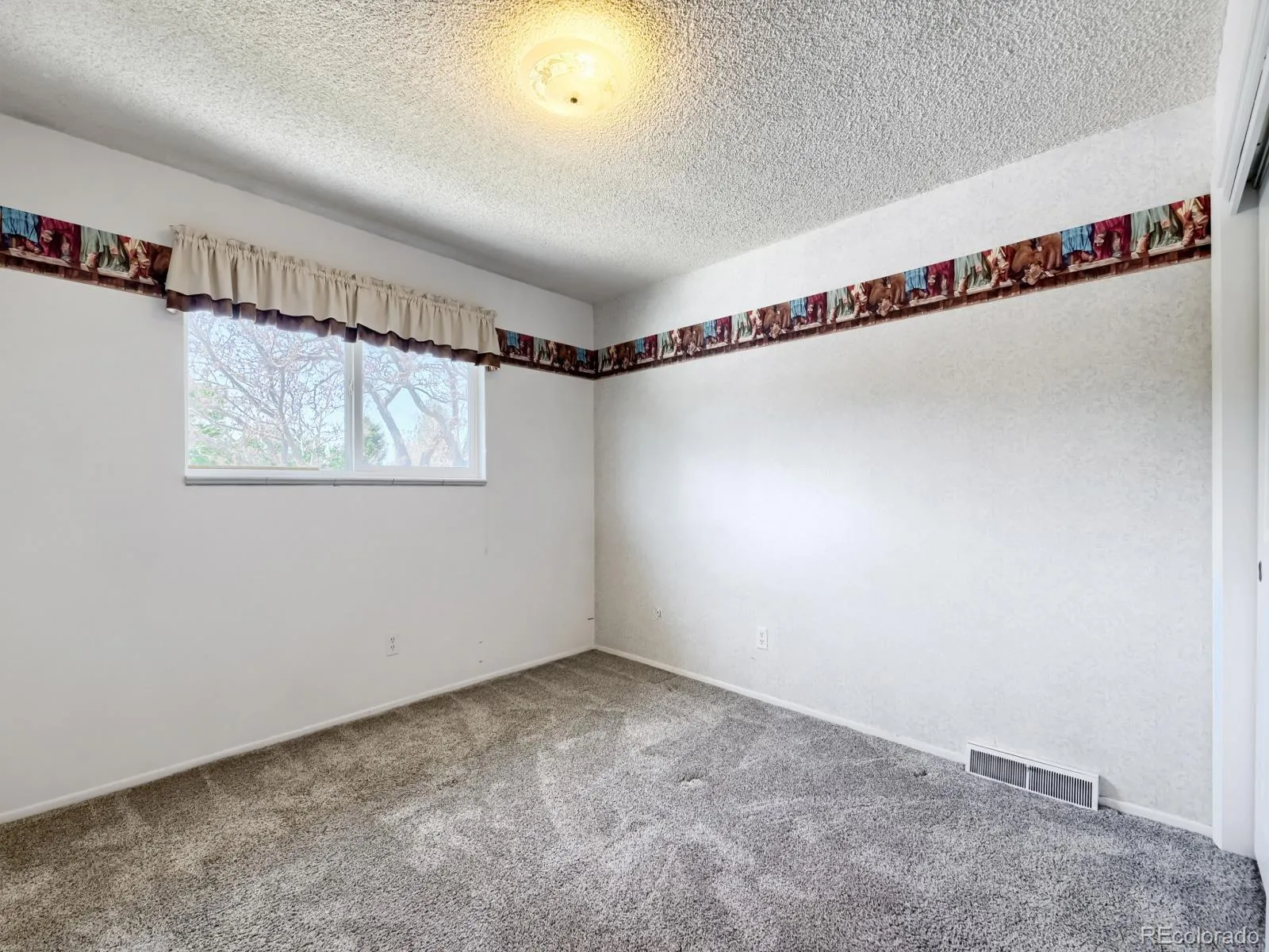 8705 E Chenango Avenue Denver CO 80237 MLS #REC4696064 05132026032310 1600 21