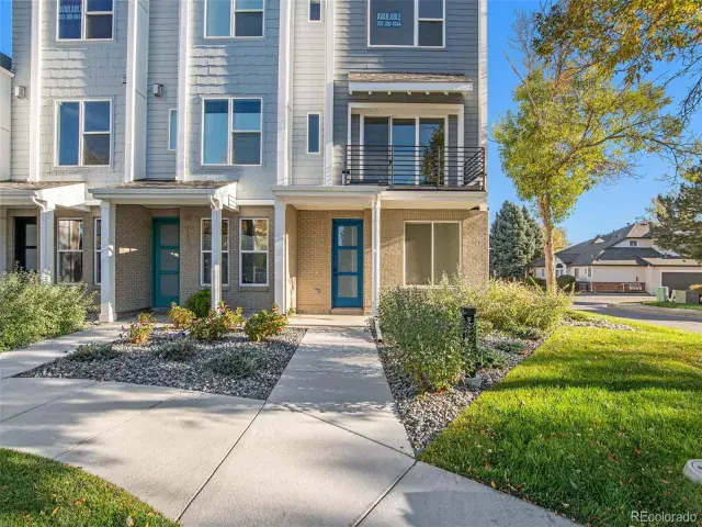 888 S Valentia Street #104 #20 Denver CO 80247 | MLS #REC4696985 04302025235350 640 1
