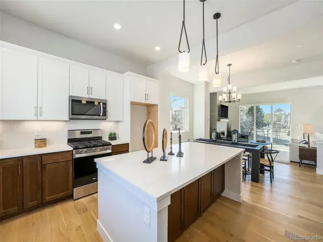 888 S Valentia Street #104 #20 Denver CO 80247 | MLS #REC4696985 04302025235350 640 17