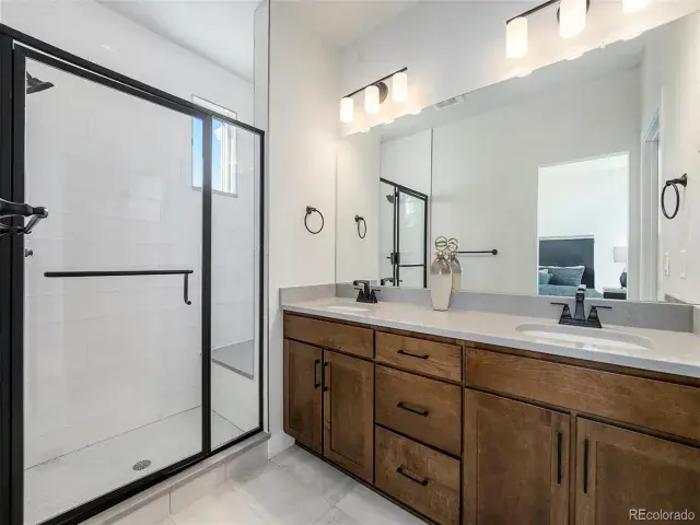888 S Valentia Street #104 #20 Denver CO 80247 | MLS #REC4696985 04302025235350 640 21