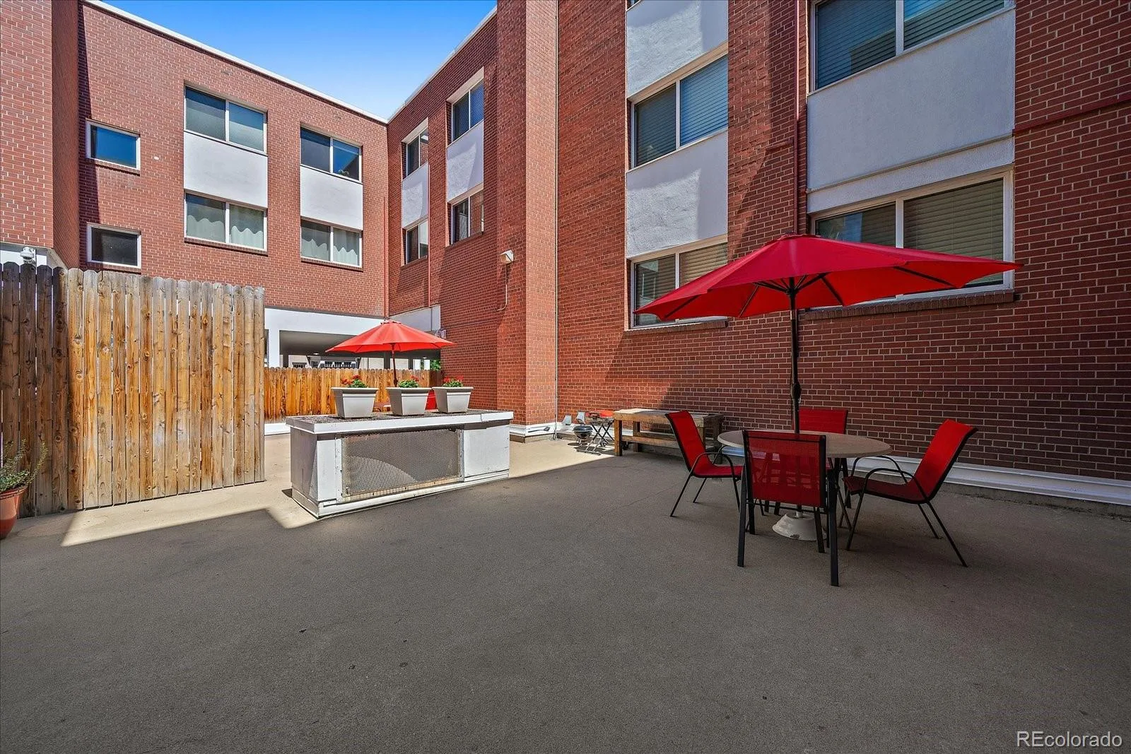 855 Pennsylvania Street #305 Denver CO 80203 MLS #REC4700874 06012026225941 1600 14