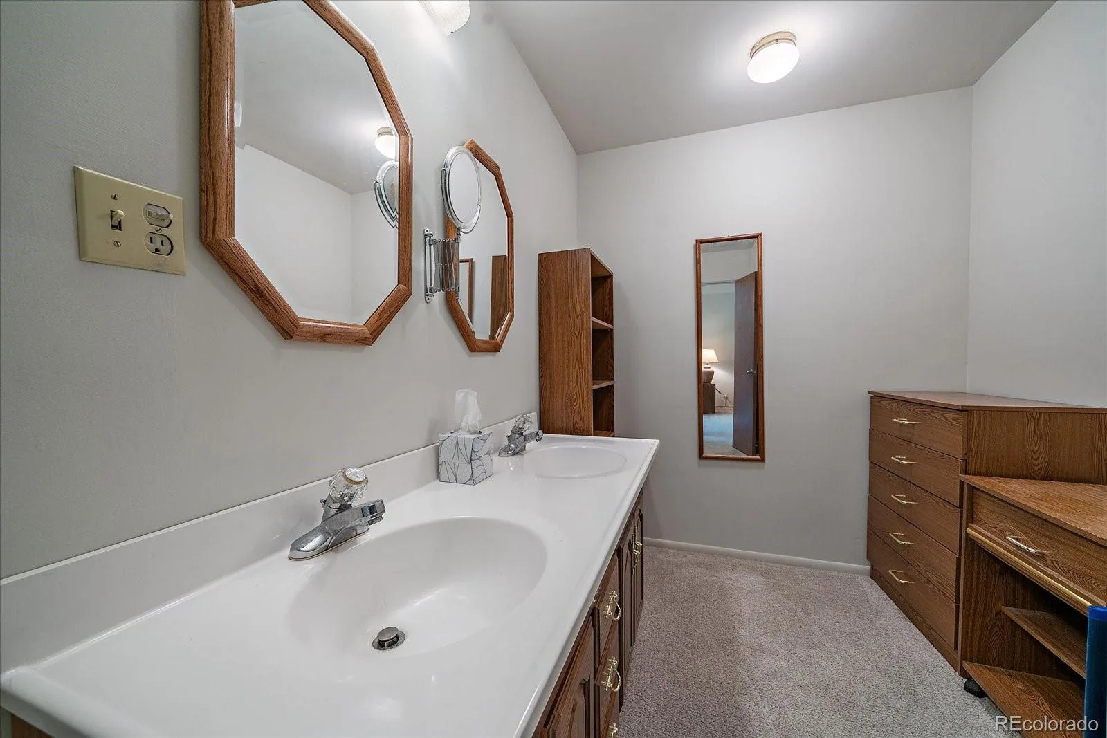 855 Pennsylvania Street #305 Denver CO 80203 MLS #REC4700874 06012026225941 1600 8