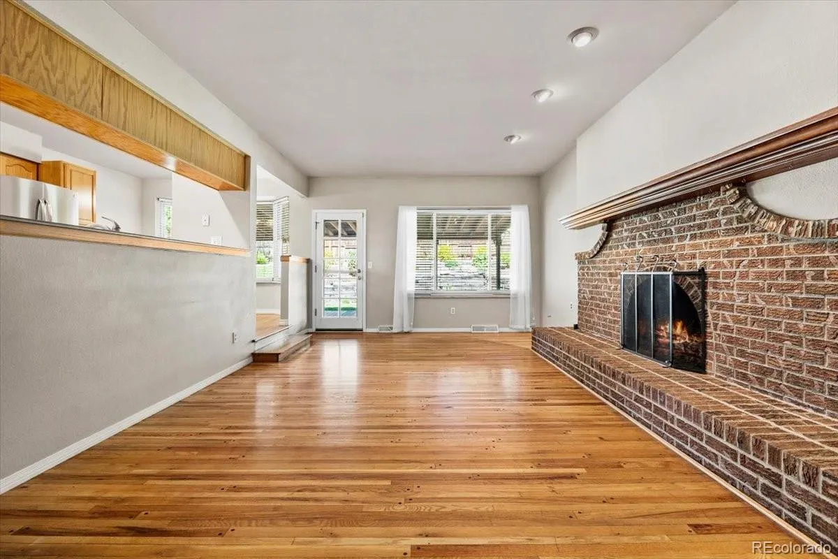 5477 S Cimarron Road Littleton CO 80123 MLS #REC4702585 05142026155242 1200 4