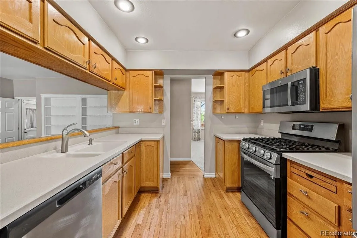 5477 S Cimarron Road Littleton CO 80123 MLS #REC4702585 05142026155242 1200 6