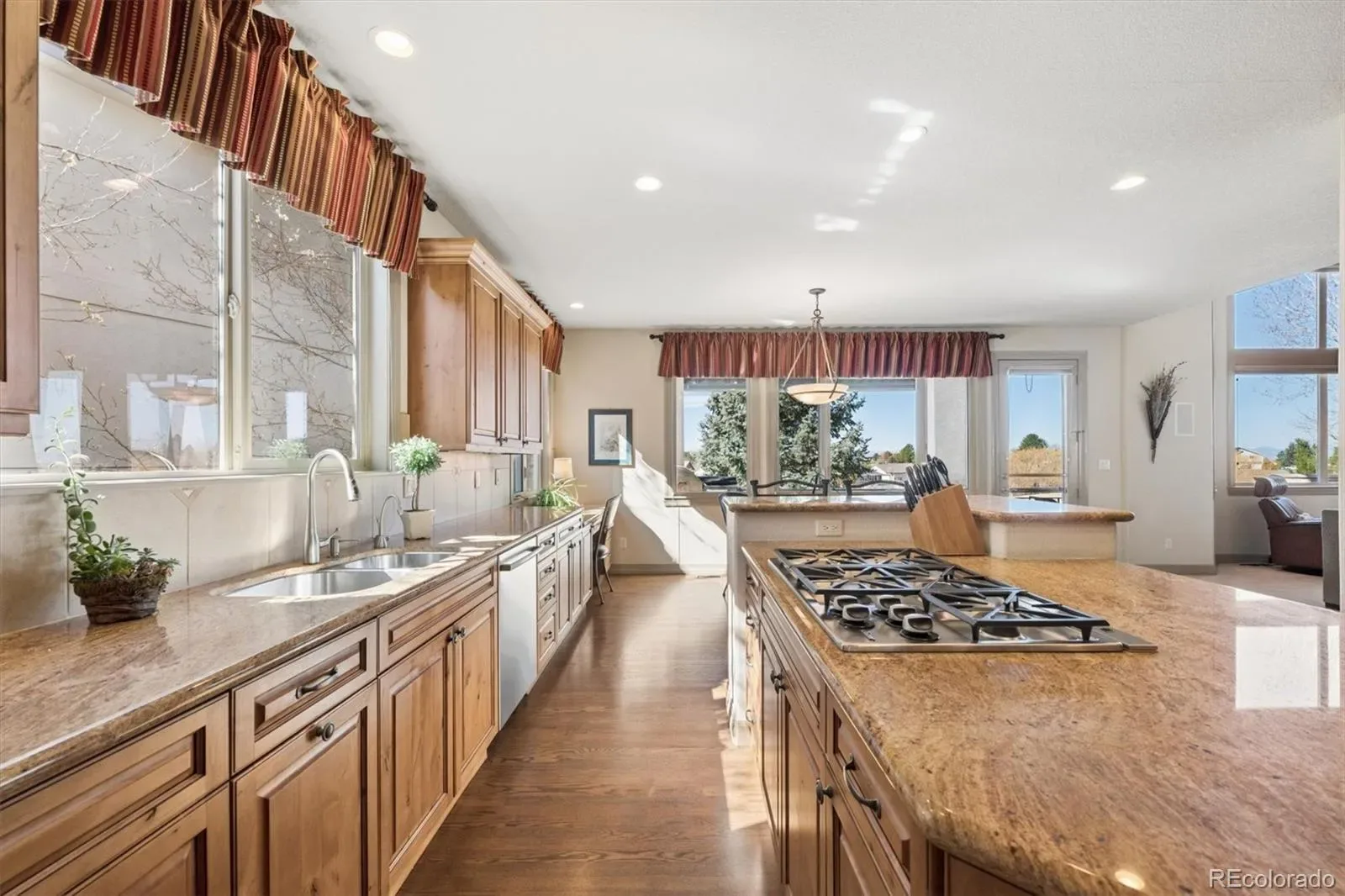 6893 S Netherland Way Aurora CO 80016 MLS #REC4703163 03232026151233 1600 17