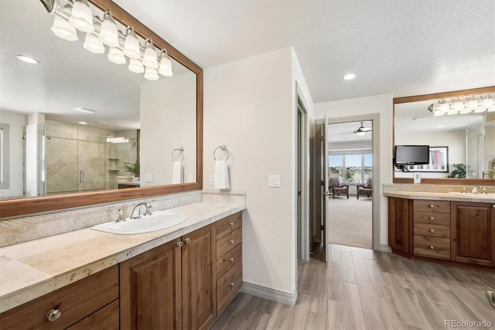 6893 S Netherland Way Aurora CO 80016 MLS #REC4703163 03232026151233 1600 25