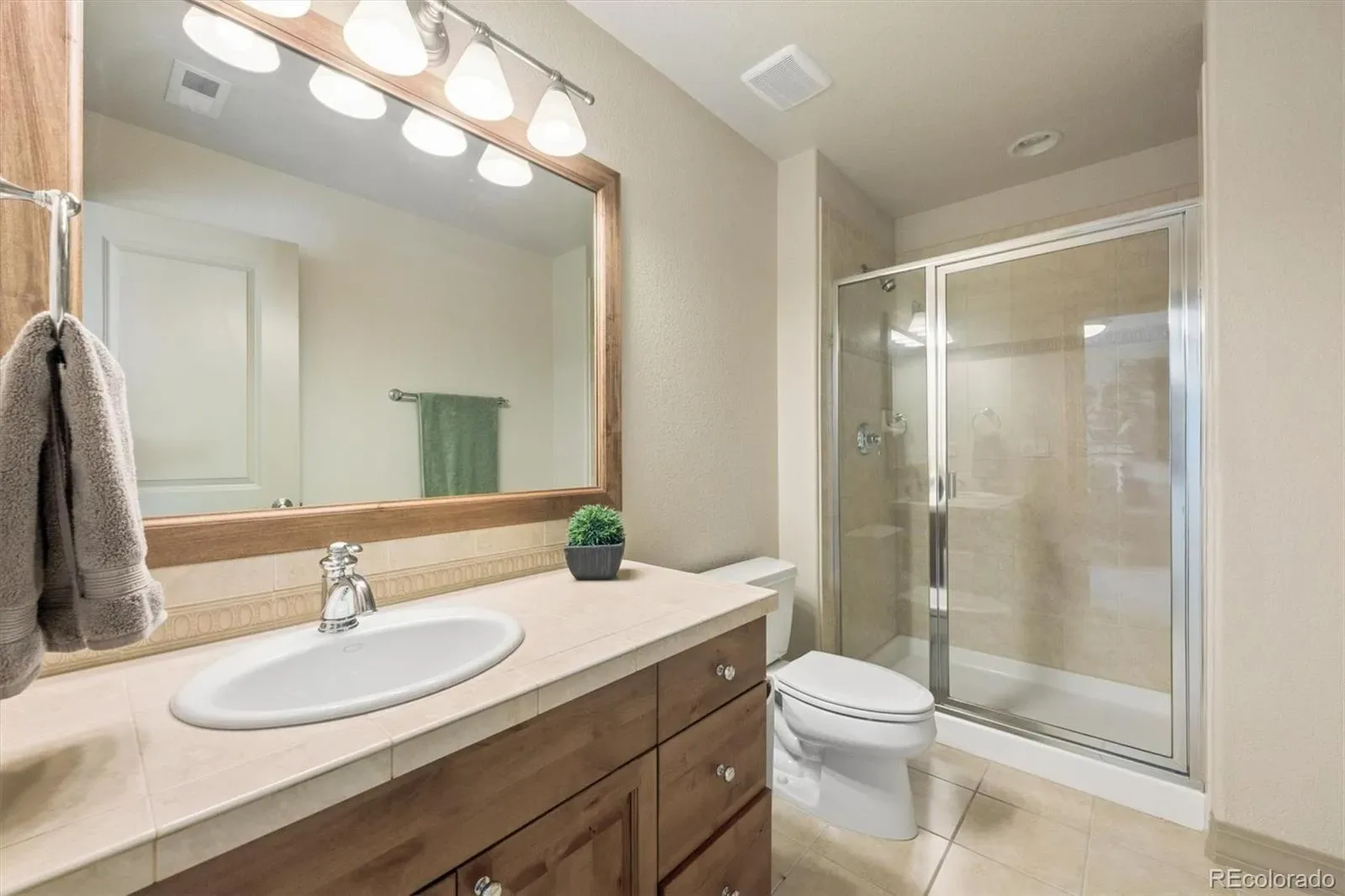 6893 S Netherland Way Aurora CO 80016 MLS #REC4703163 03232026151233 1600 31