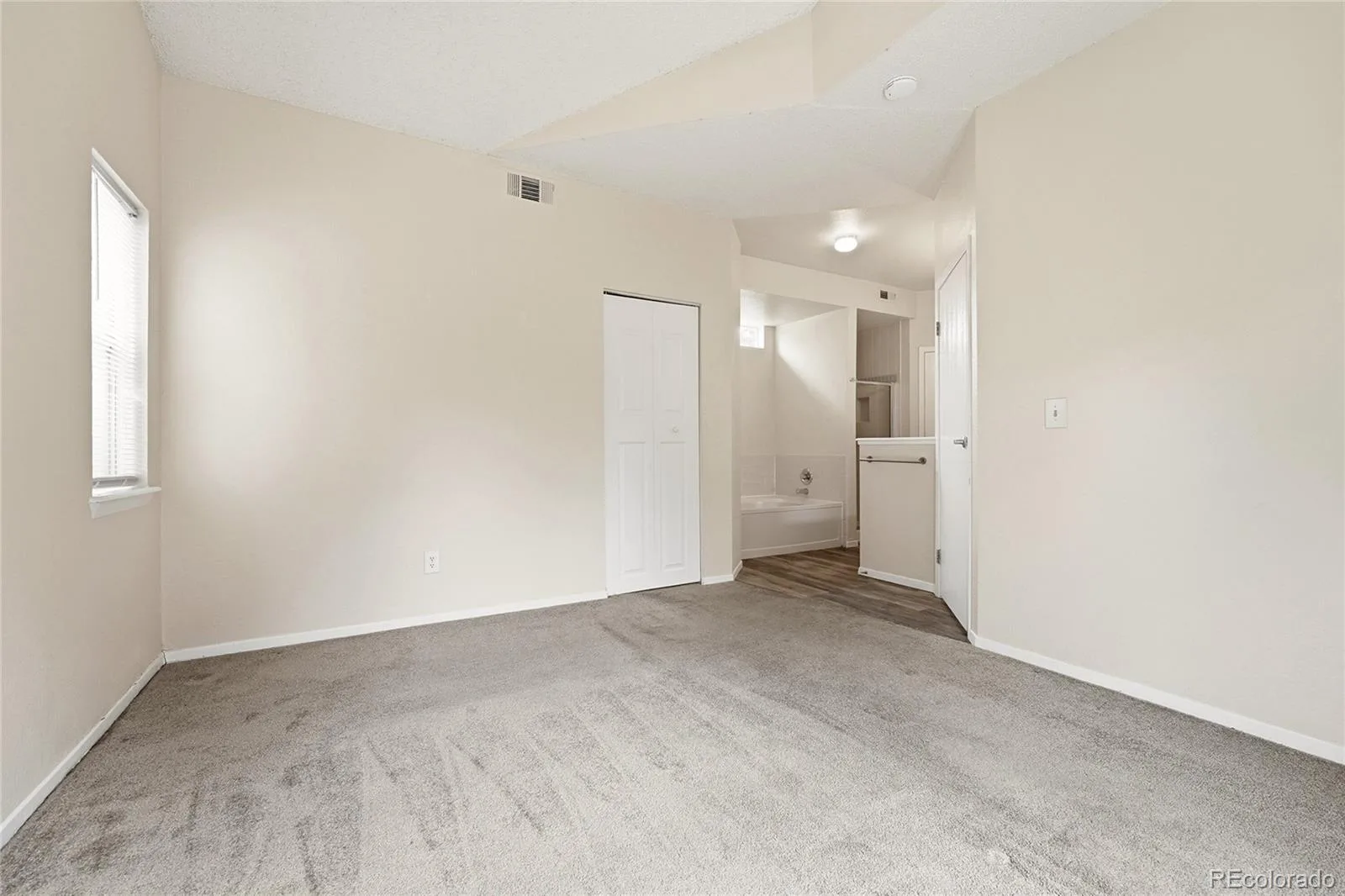 6001 S Yosemite Street #E101 Greenwood Village CO 80111 MLS #REC4706798 06012026190725 1600 20