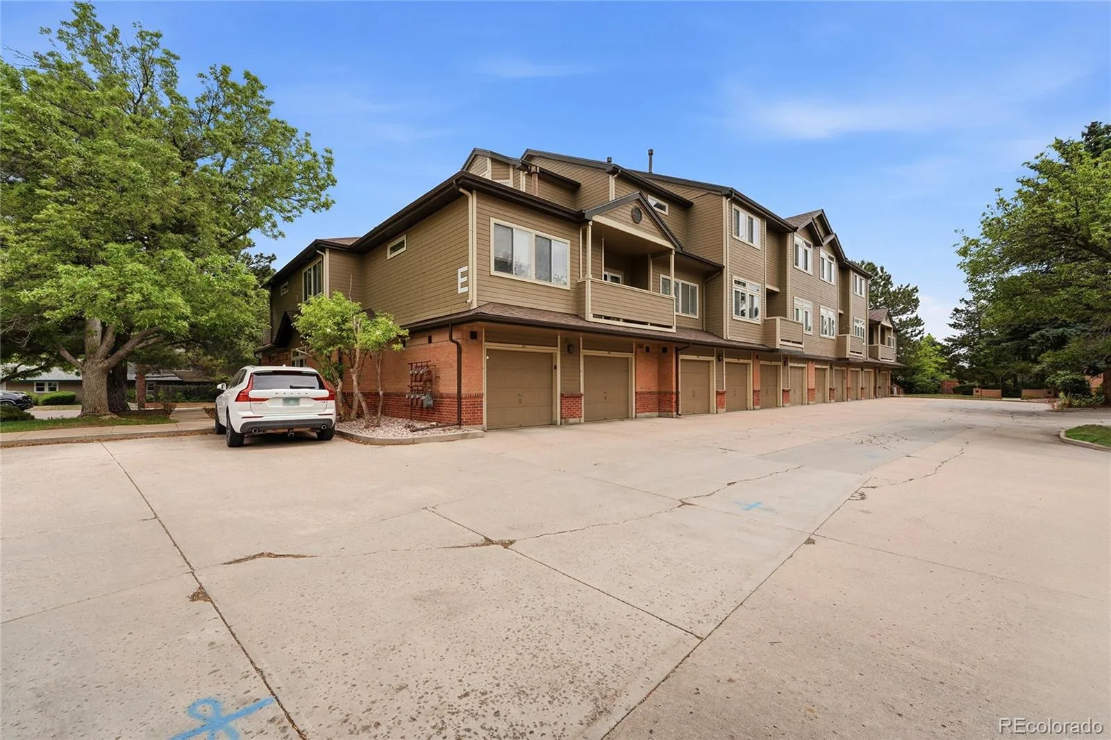 6001 S Yosemite Street #E101 Greenwood Village CO 80111 MLS #REC4706798 06012026190725 1600 28