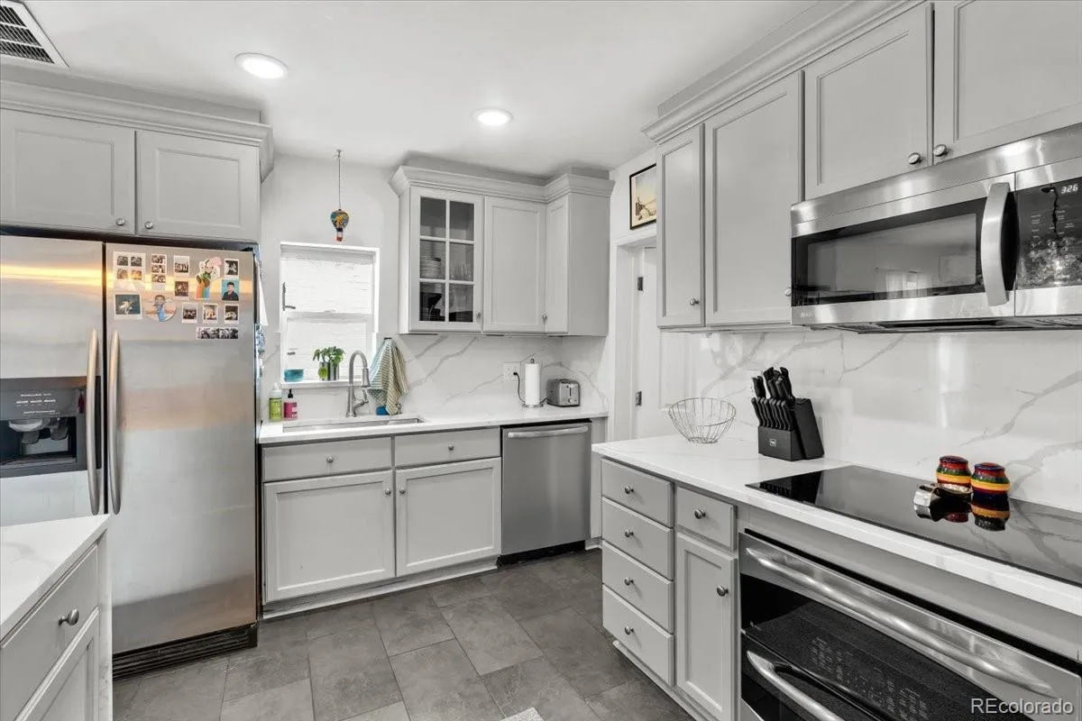 04042026182307 1200 12