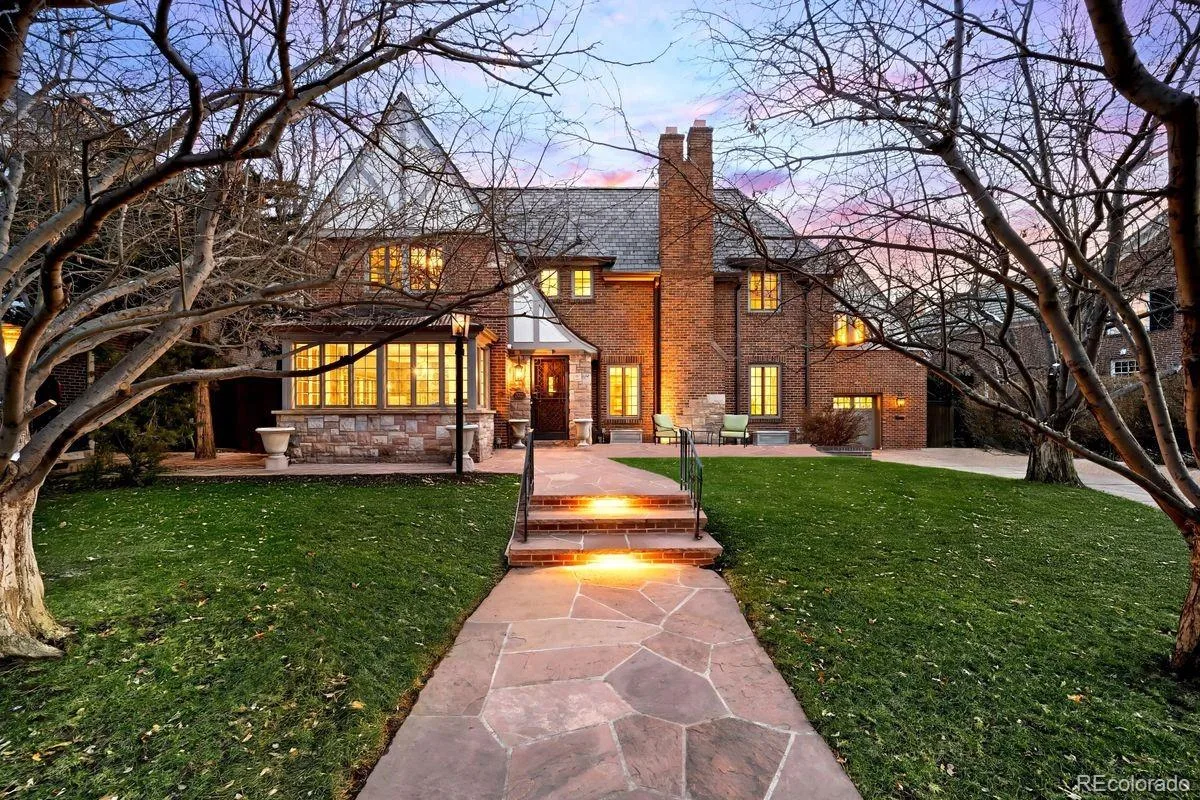 2020 E 4th Avenue Denver CO 80206 MLS #REC4710633 06102026201421 1200 44