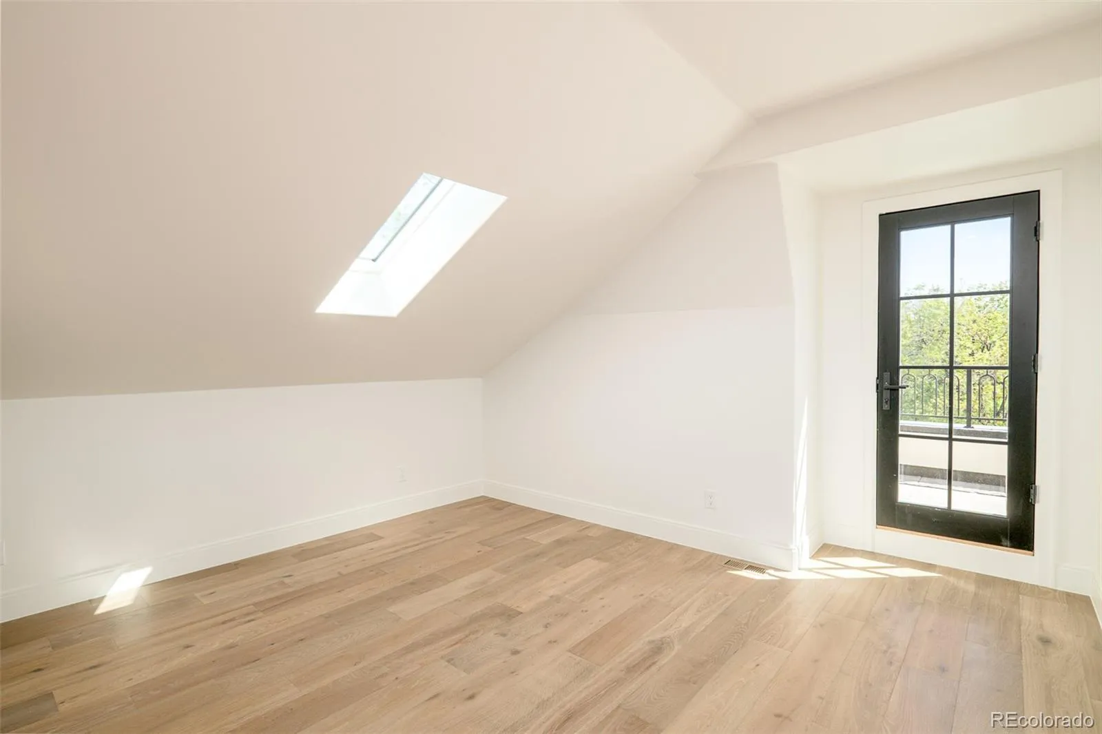 04172026213644 1600 34