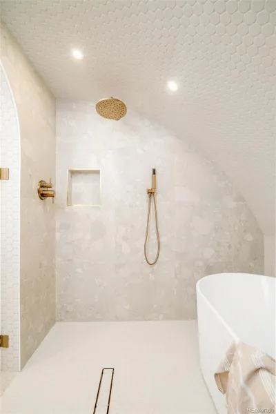 04172026213644 800 28