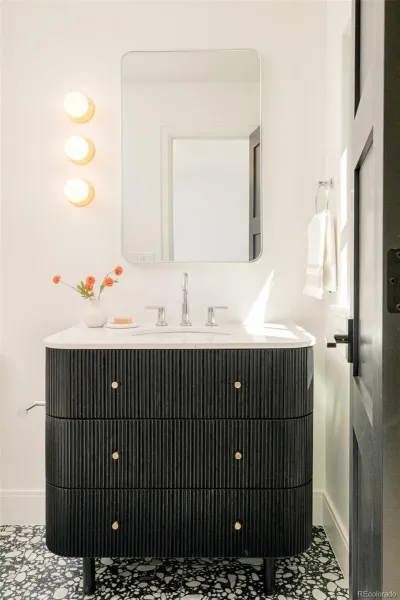 04172026213644 800 30