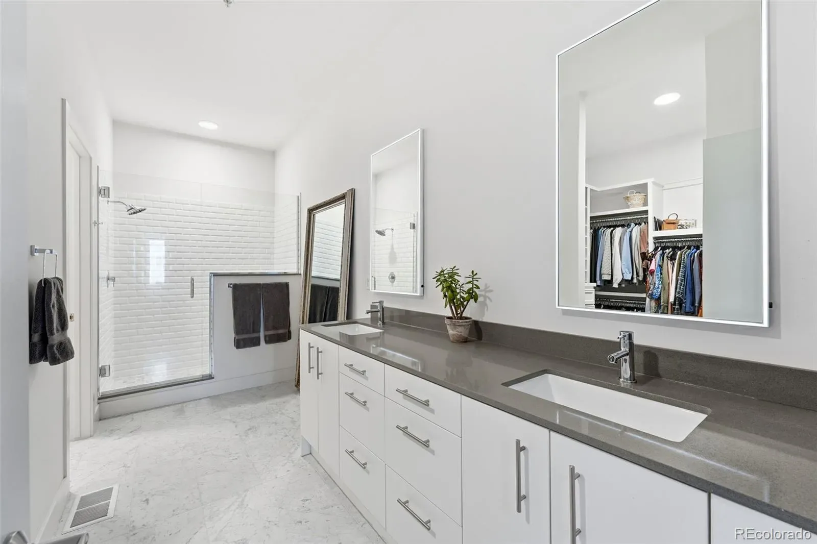 03122026032002 1600 22