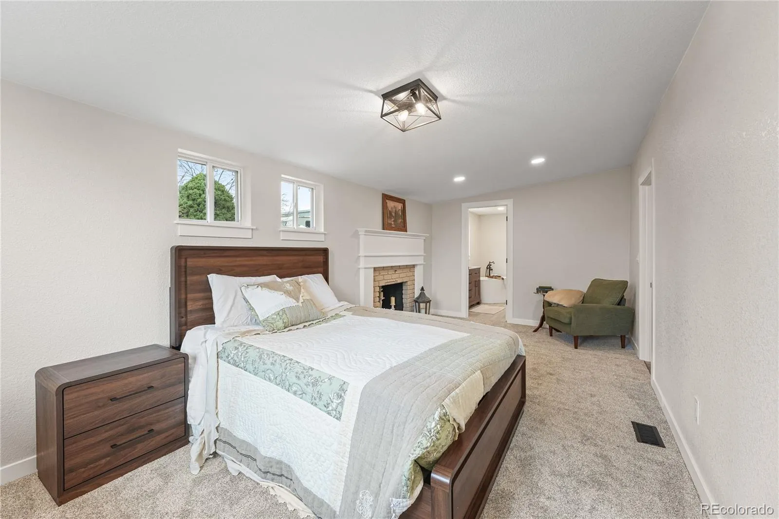 04032026192051 1600 15