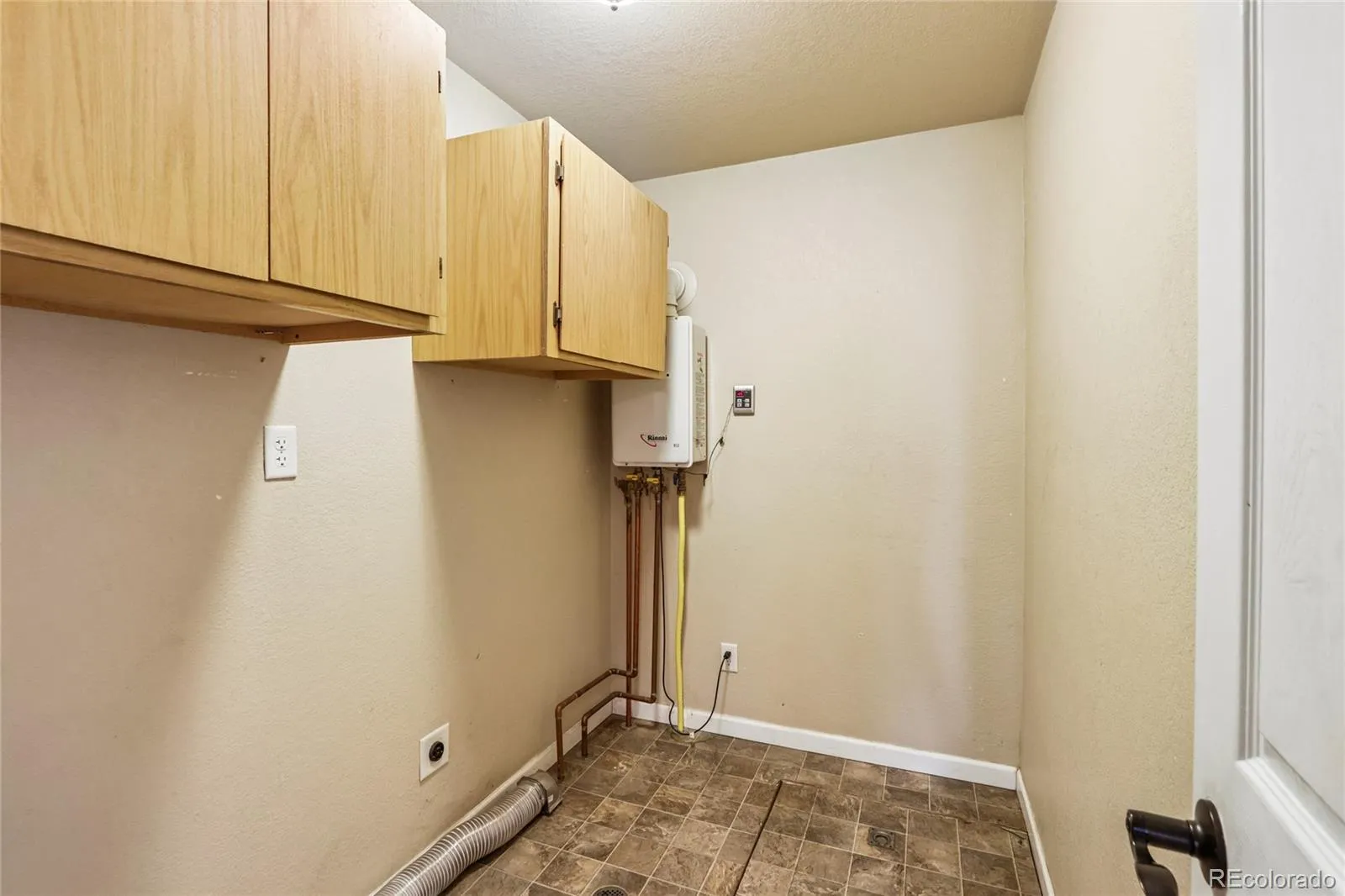 1322 Carriage Drive Longmont CO 80501 MLS #REC4718069 05022026060004 1600 11