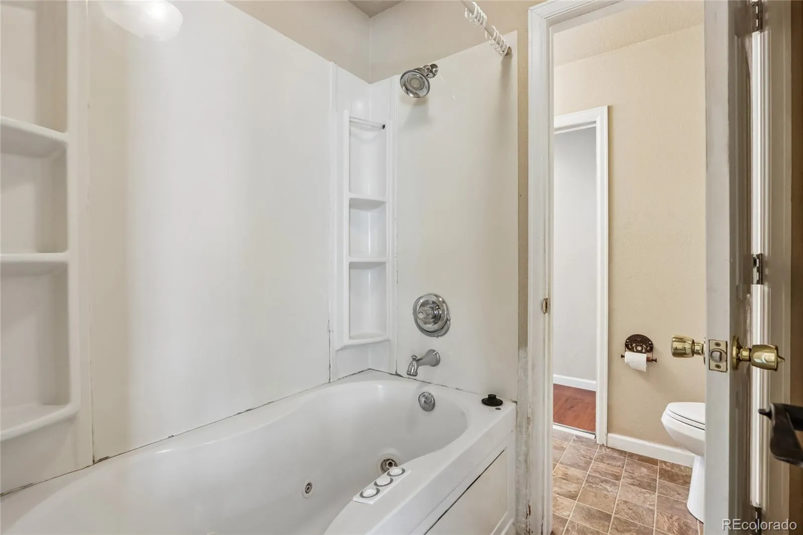 1322 Carriage Drive Longmont CO 80501 MLS #REC4718069 05022026060004 1600 18