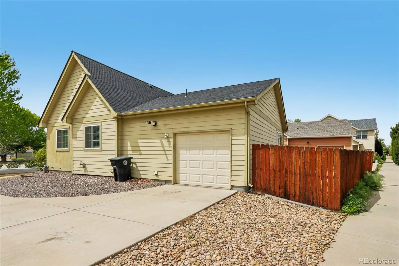1322 Carriage Drive Longmont CO 80501 MLS #REC4718069 05022026060004 1600 24