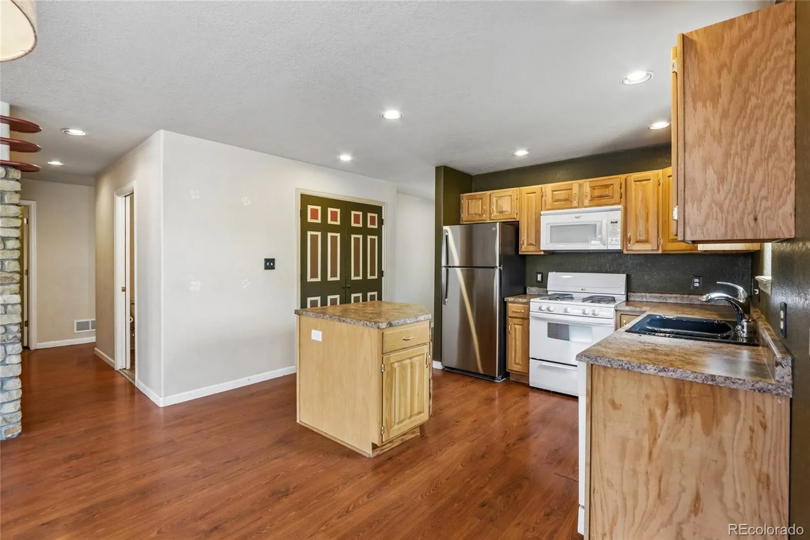 1322 Carriage Drive Longmont CO 80501 MLS #REC4718069 05022026060004 1600 4