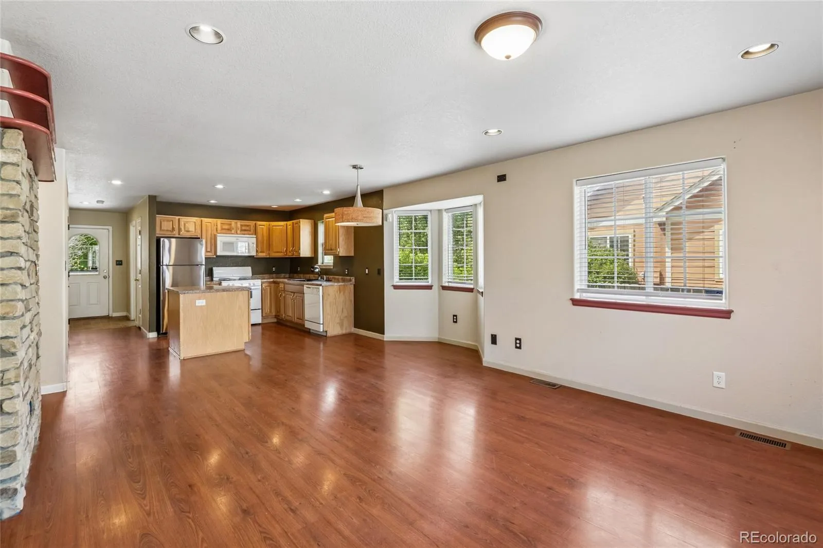 1322 Carriage Drive Longmont CO 80501 MLS #REC4718069 05022026060004 1600 7