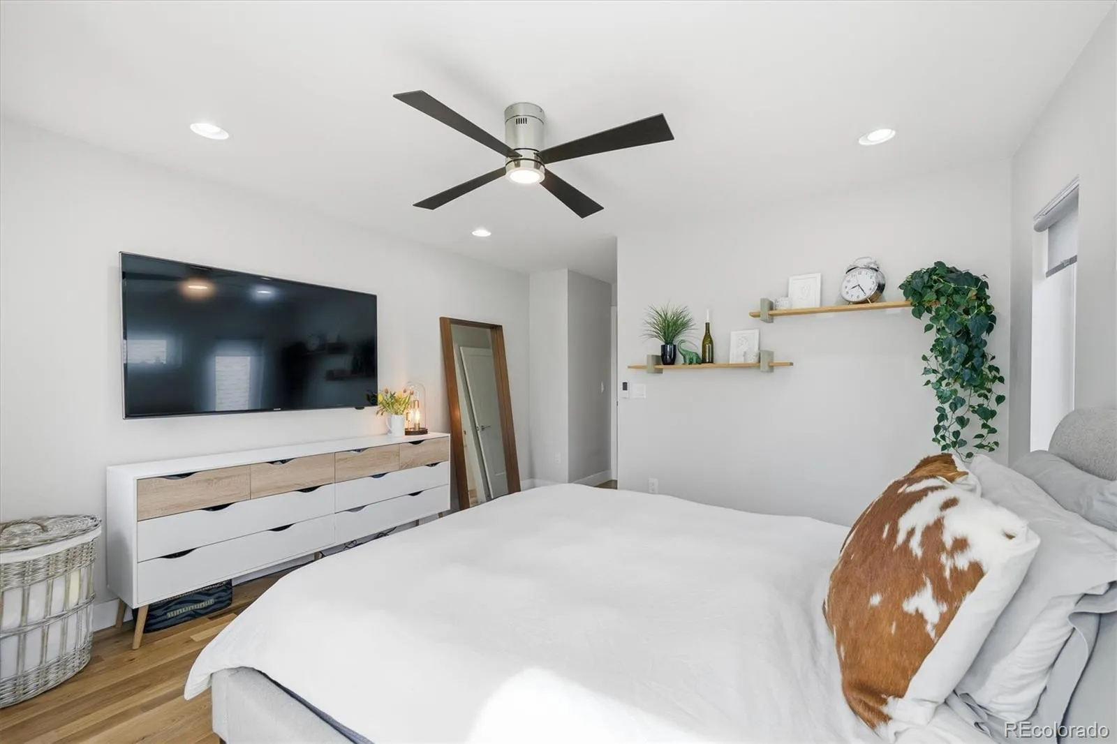 04102026135136 1600 20