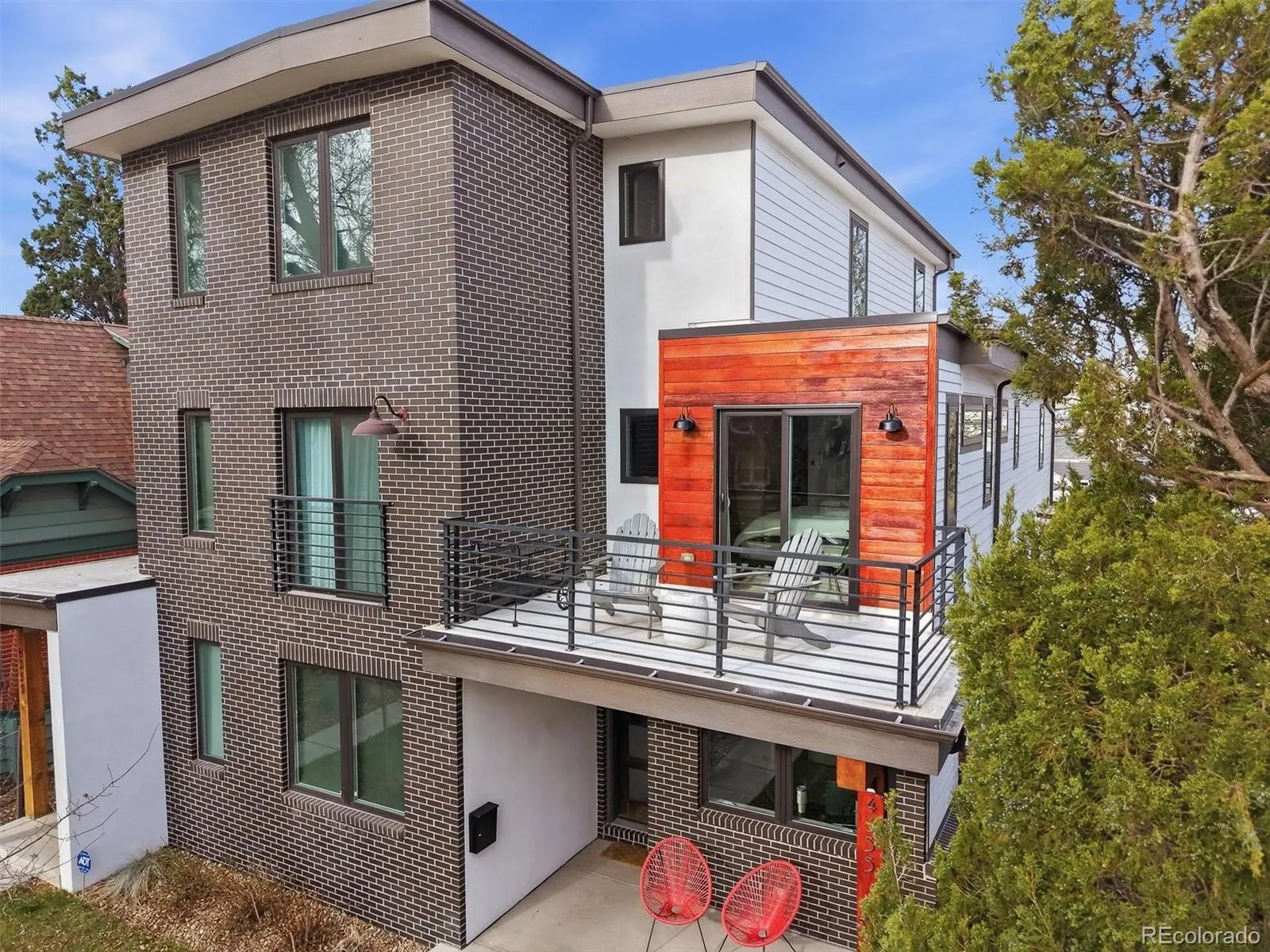 04102026135136 1600 25