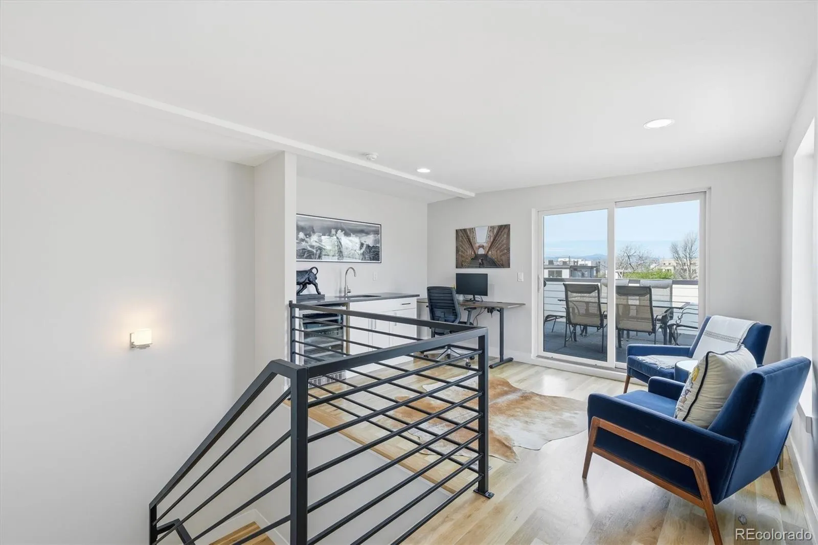 04102026135136 1600 32