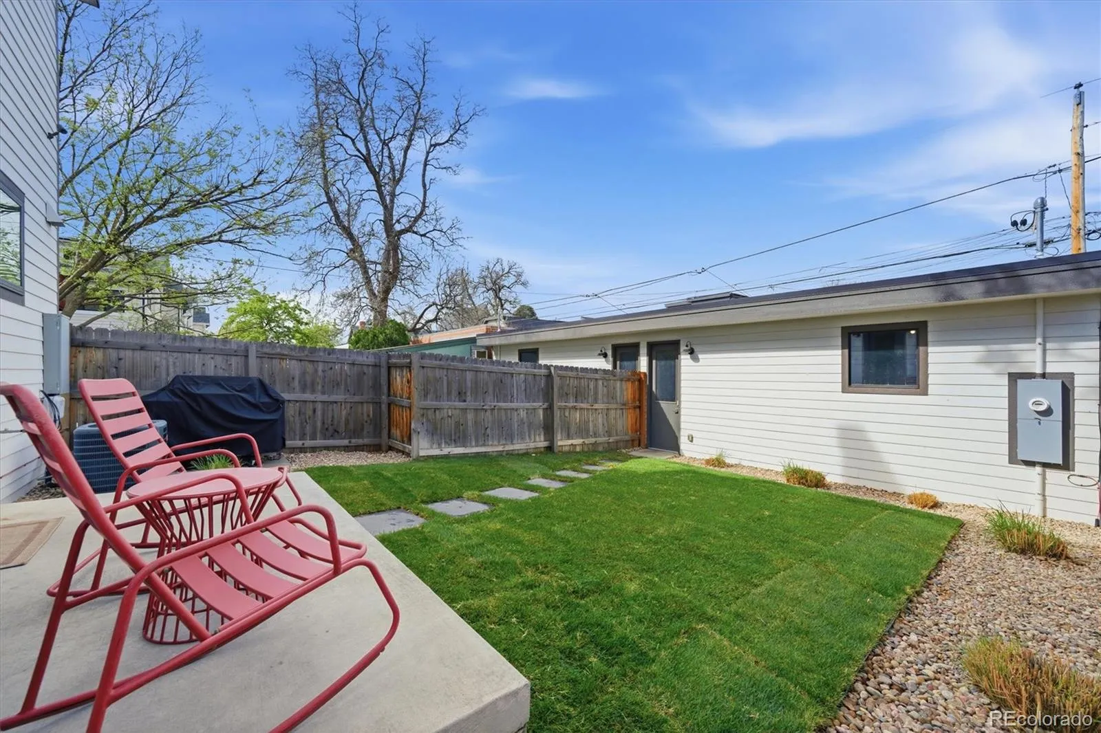 04102026135136 1600 40