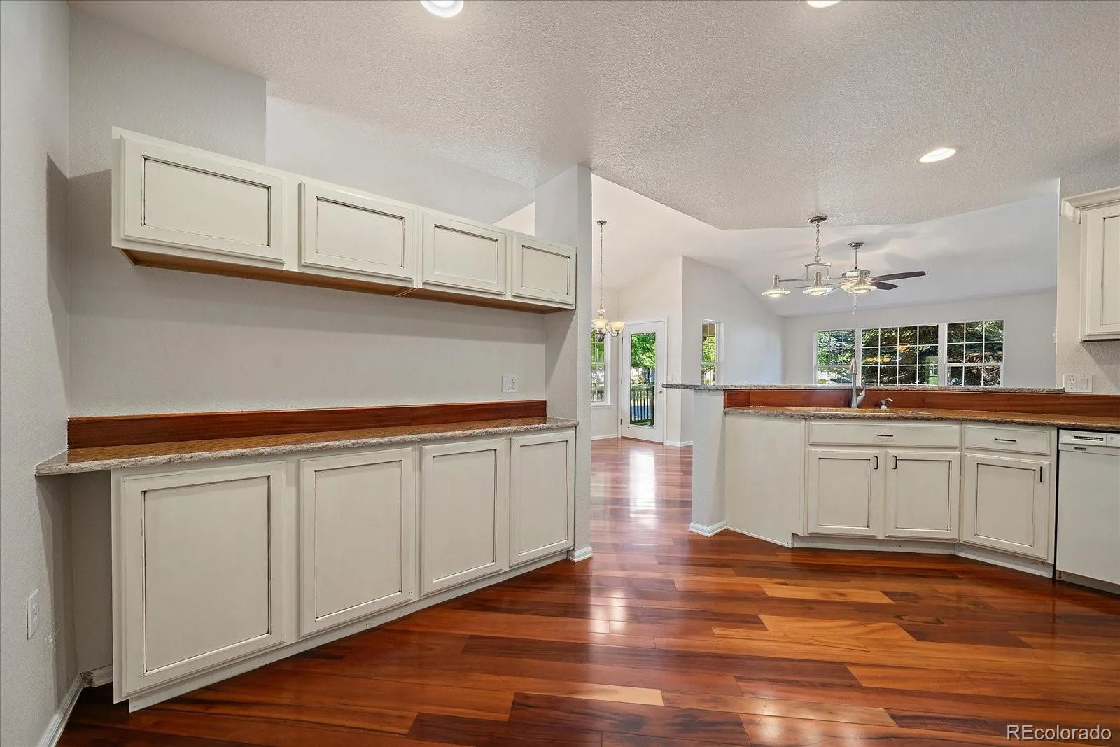 23703 E Kettle Place Aurora CO 80016 | MLS #REC4726605 08172026175820 1600 10