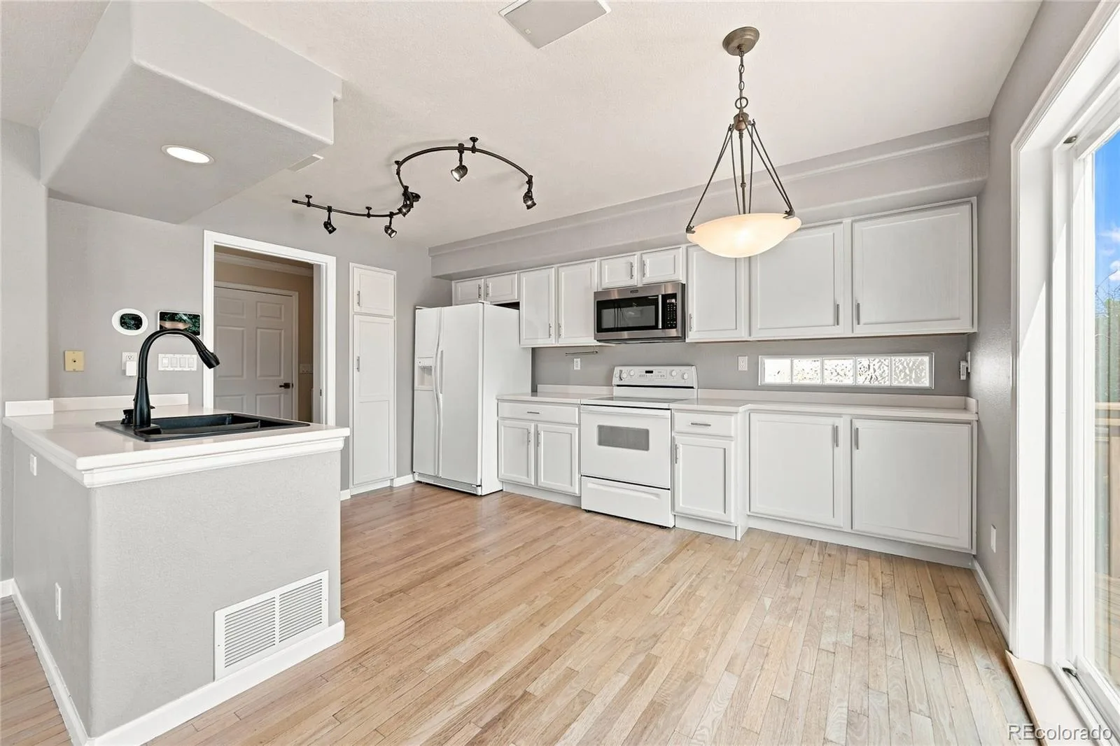 4486 Lyndenwood Point Highlands Ranch CO 80130 | MLS #REC4729348 08122026230837 1600 11