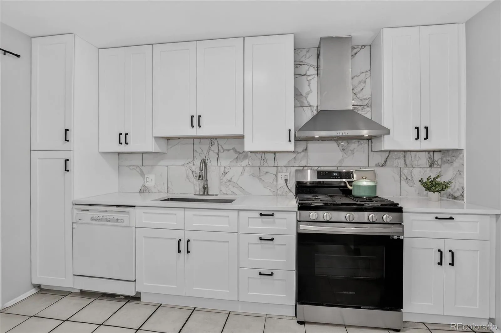 1081 S Knox Court Denver CO 80219 | MLS #REC4729551 08222026033541 1600 3