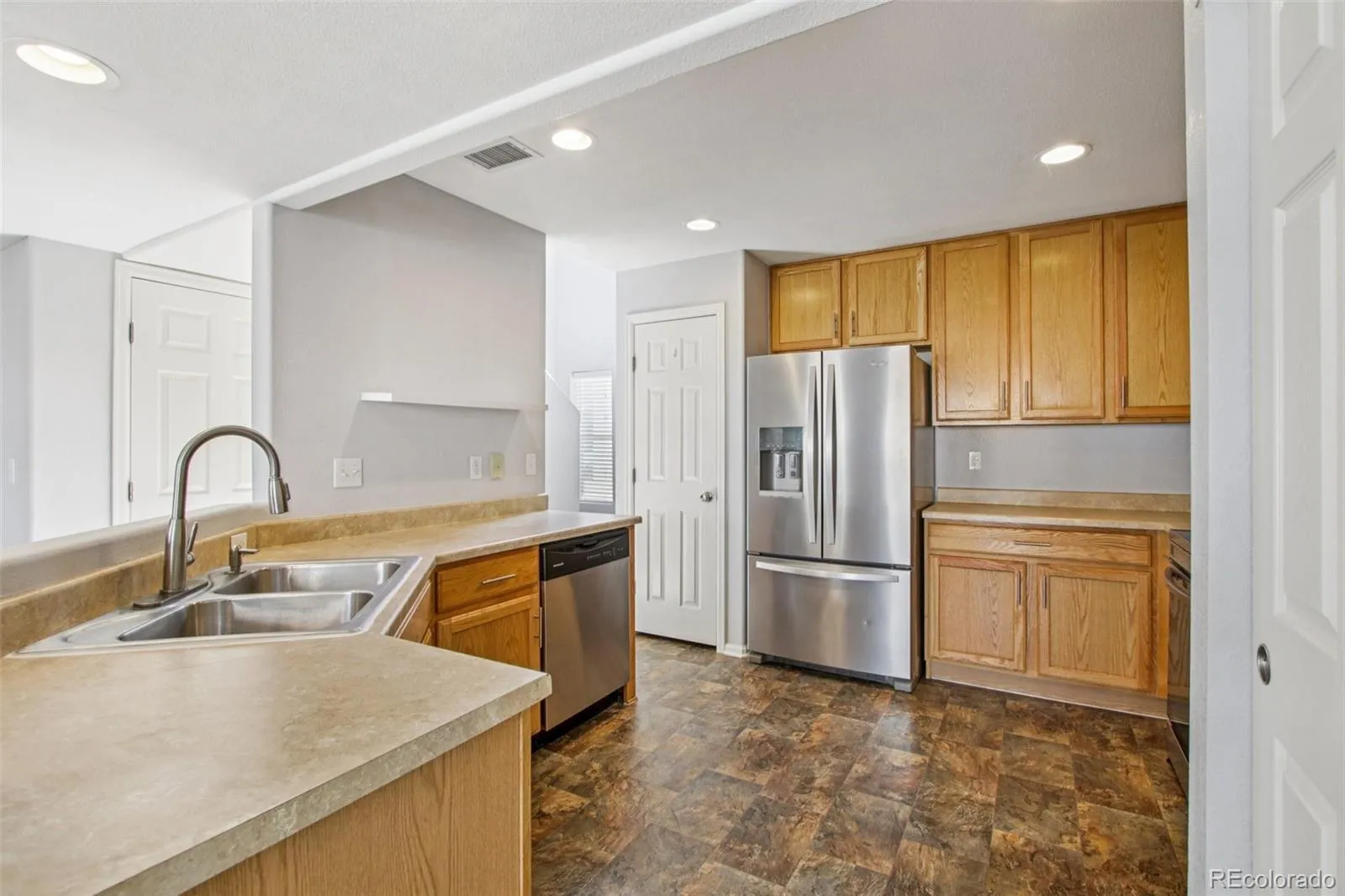 5888 Biscay Street #D Denver CO 80249 MLS #REC4733587 05092026024318 1600 2