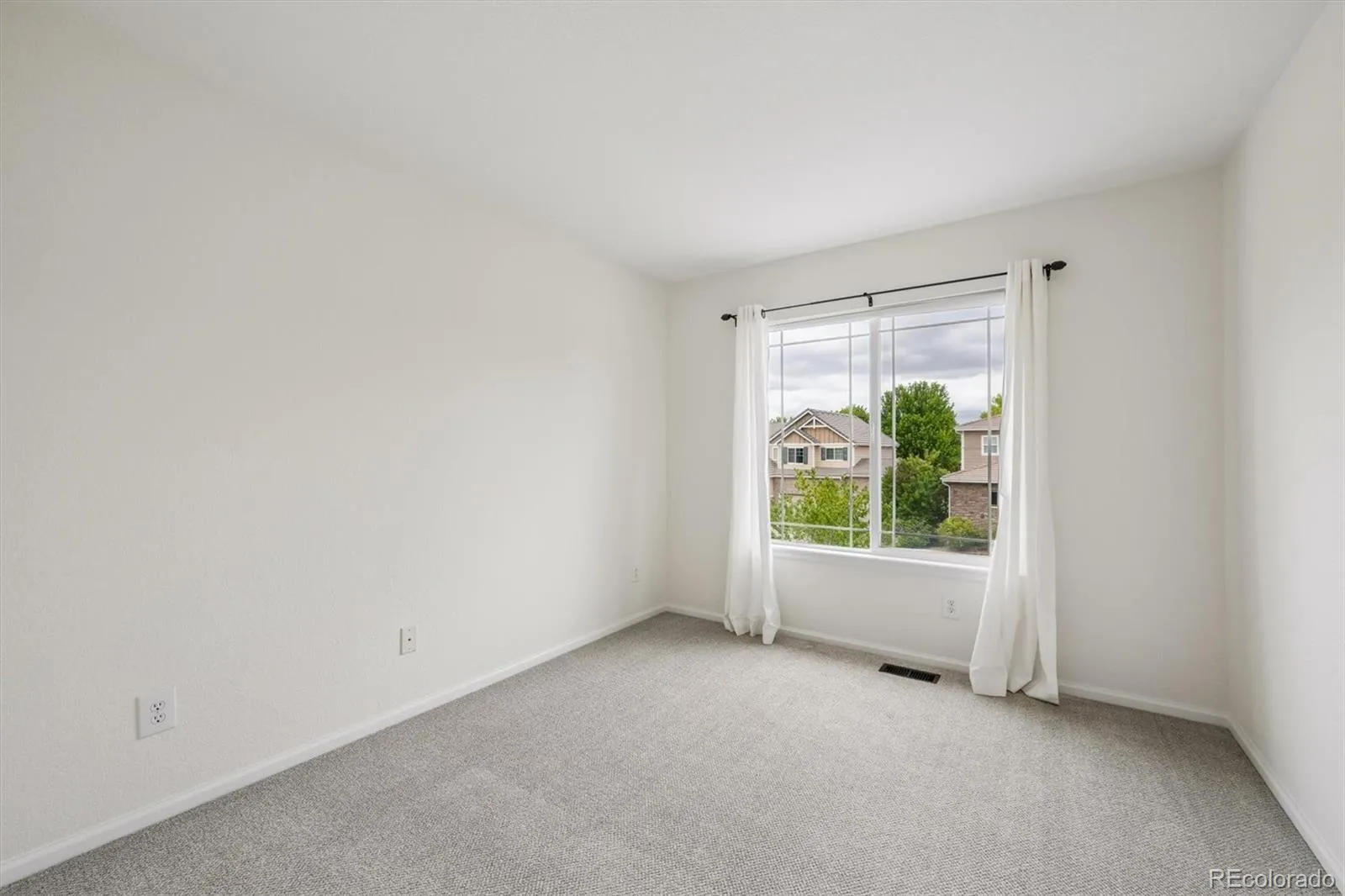 23520 E Portland Way Aurora CO 80016 MLS #REC4733963 05202026200406 1600 18